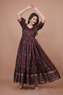 Amazing Designer Gown With Zari Wooven Border