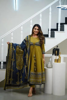 Musterd Anarkali kurta set🍁