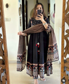 Black Anarkali kurta set🍁