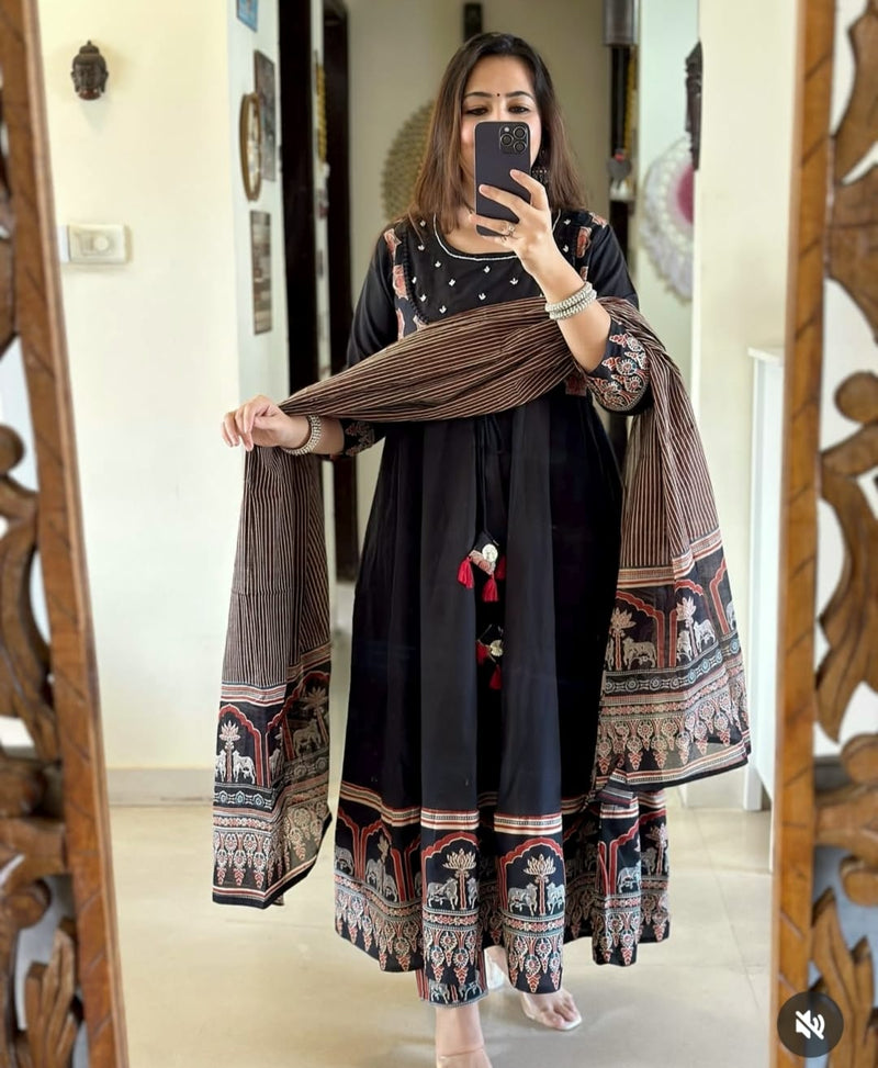 Black Anarkali kurta set🍁
