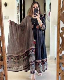 Black Anarkali kurta set🍁