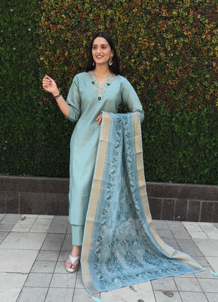 Designers Kurti Pent Dupatta Set With Digital Print & Latkan