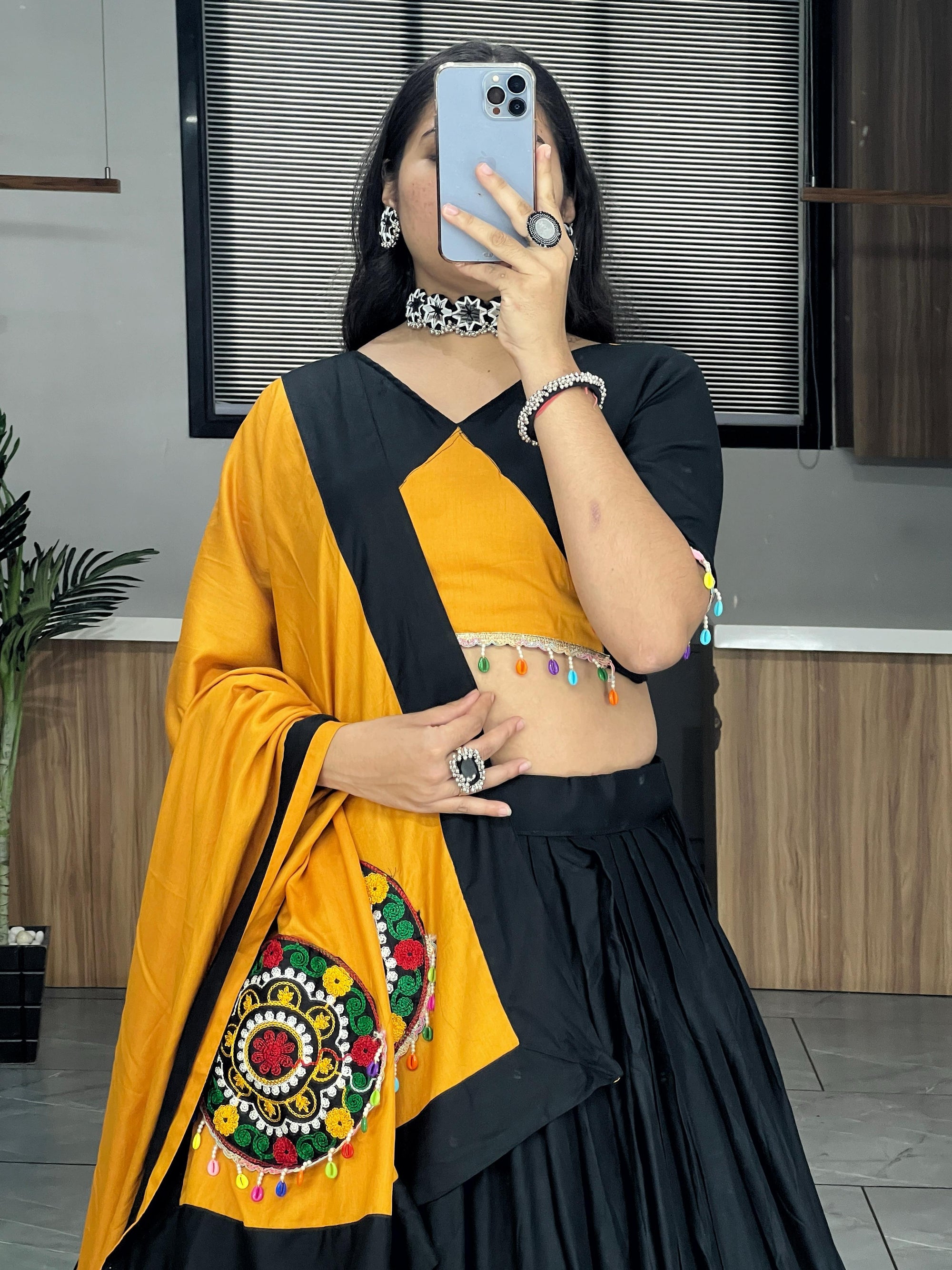Women's Chaniya Choli With Ganthi Work For Navratri