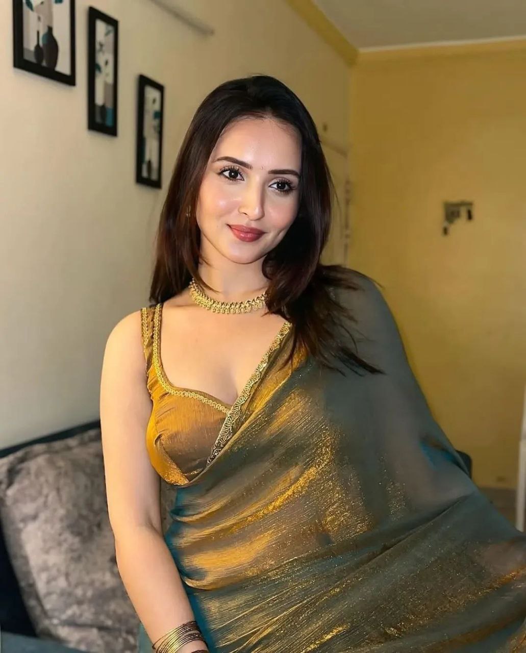 SIMARI SHINE GOLDEN SAREE🍃