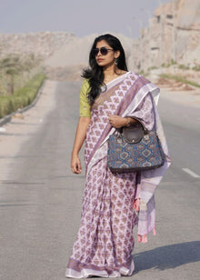 Linen With Silver Jari Patta🍃