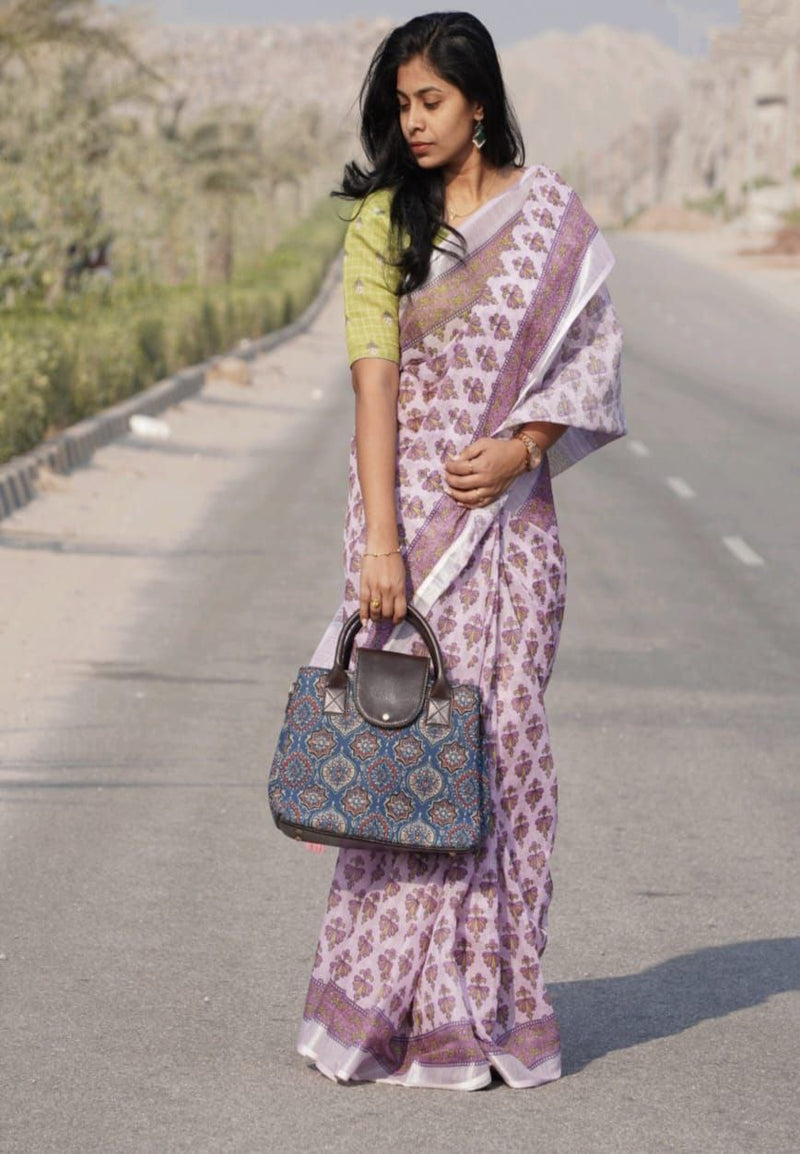 Linen With Silver Jari Patta🍃