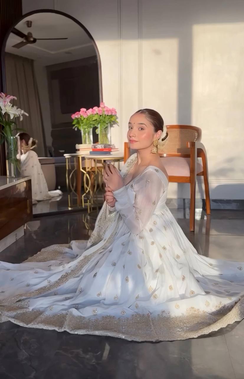 Whit Anarkali 3 PIS Suit👗