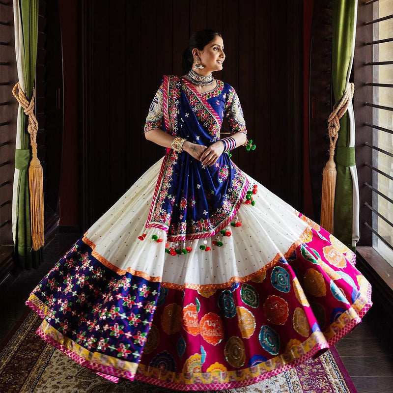 White Navratri Lehenga Choli🔥